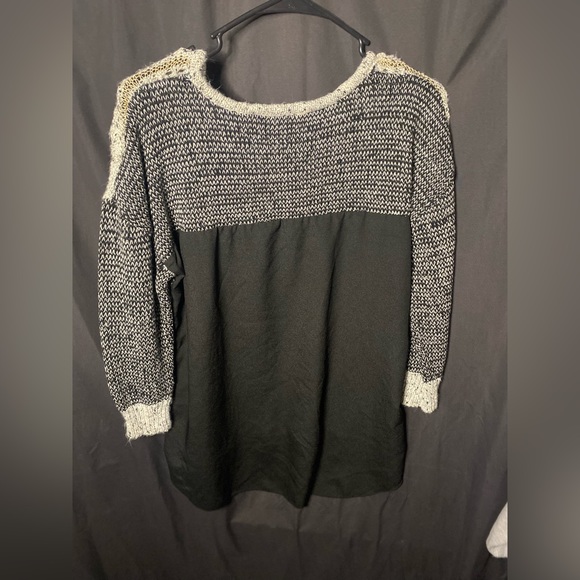 Patterned Sweater - Picture 3 of 3